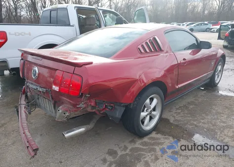 2007 Ford Mustang V6 Deluxe/V6 Premium z USA, uszkodzony, nr VIN 1ZVFT80N975334873